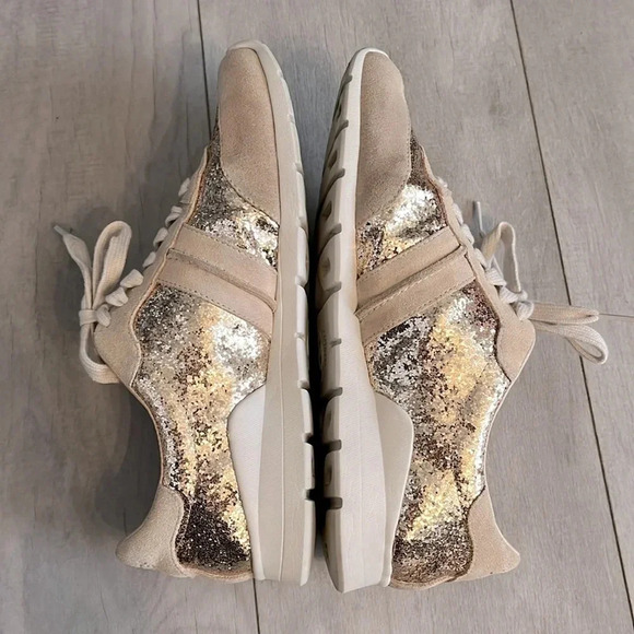 ⭐️ HOST PICK UGG Jaida Suede Leather Cream Gold Glitter Sneakers, Size 8 - Picture 9 of 10